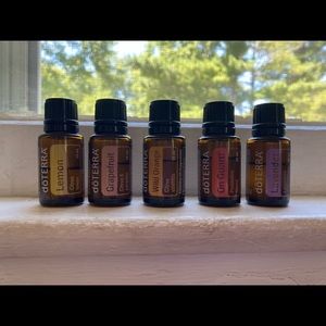 Set of 5 essential oils (each at least half full!)